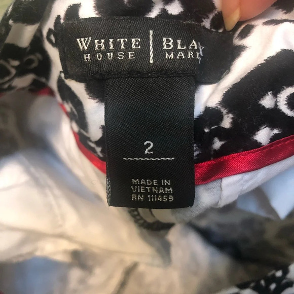 WHITE HOUSE BLACK MARKET PATTERNED CHINO SHORTS - Picture 4 of 4